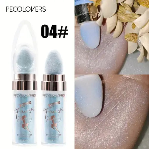 PECOLVERS 04# Fairy Dust Shimmer Powder showcasing applicator and swatch on skin for radiant highlight.